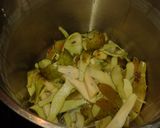 A picture of step 2 of Spiced Pears Preserve.