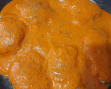 Foto del paso 5 de la receta: Contramuslos de pollo en salsa de pimientos del piquillo