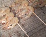 Foto langkah ke 3 dari resep Sate udang bakar.