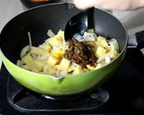 Foto langkah ke 2 dari resep Chicken Katsu Curry Rice (pakai Bumbu Racik KARE).