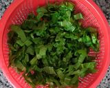 A picture of step 1 of Dal palak.