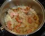 A picture of step 4 of A Little Spicy! Onion and Daikon Radish Curry Soup.