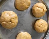 A picture of step 4 of Steamed Pumpkin (Mochi with Twist).