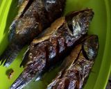 Foto langkah ke 1 dari resep Pecak ikan mujair comel.