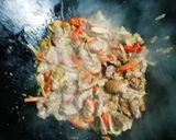 Foto del paso 2 de la receta: Fajitas de hígado con cebolla y morrón acompañadas con arroz