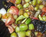 Foto langkah ke 3 dari resep #309.Ikan Asin Klothok Masak Asem Manis Pedas ala Emakku.