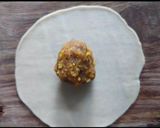 A picture of step 4 of Indori kachori.
