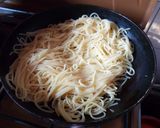 A picture of step 2 of Spaghetti with Liver.