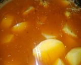 A picture of step 4 of Chicken aloo gravy.