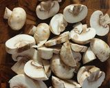 Hình bước làm 2 của món Canh miso rong biển, nấm mỡ