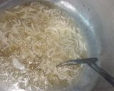 A picture of step 1 of Chicken flavored simple rice.