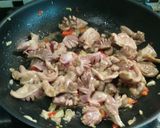 รูปขั้นตอนการทำที่ 2 ของ กึ๋นไก่ผัดดอกหอม #12