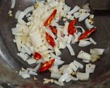 Foto langkah ke 3 dari resep Telur Ceplok Masak Kecap.