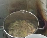 A picture of step 5 of Thai Tom Yum Goong Soup 冬陰功湯.