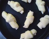 A picture of step 3 of Croissant.