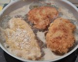 รูปขั้นตอนการทำที่ 3 ของ ข้าวแกงกะหรี่ไก่ทอด เด็กหอ