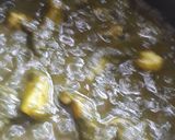 A picture of step 2 of Aaloo Palak.