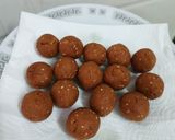 A picture of step 4 of Anondo Naaru – A Traditional Bengali Sweet for Durga Puja.