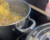 Foto del paso 9 de la receta: Tiburones con langostinos en su salsa