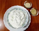 A picture of step 2 of Ukrainian garlic bread ('pampushky') 🍞🧄🌱.