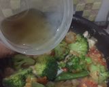 Foto langkah ke 5 dari resep Tumis Udang Brokoli Super Pedas.