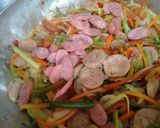 Foto del paso 6 de la receta: Arroz con pollo, salchicha ranchera y longaniza