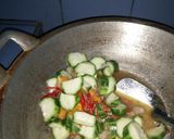 Foto langkah ke 5 dari resep Tumis Oyong sederhana.