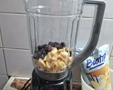 Foto del paso 2 de la receta: Licuado de arándanos y yogur