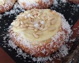 Foto del paso 7 de la receta Bollitos brioche con crema, piñones y coco