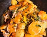 Foto del paso 7 de la receta: Patatas a lo pobre caldosas con cerdo