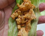 Gambar langkah 2 resipi Ayam Mamak Iceberg Lettuce Wraps.