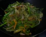 वेज चाउमीन (veg chowmein recipe in Hindi) रेसिपी चरण 2 फोटो