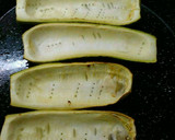 Foto del paso 3 de la receta: Zucchinis rellenos con puré de paltas