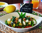 Foto del paso 9 de la receta: Ensalada con crudités de abril aliñadas con Vidalim Omega 3