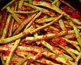 A picture of step 6 of Green Beans with Eggs.