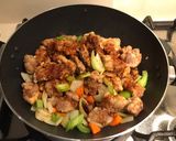 A picture of step 6 of Black vinegar mustard pork.