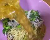 รูปขั้นตอนการทำที่ 3 ของ มาม่าต้มยำหมูสับไข่ข้น