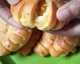 Foto langkah ke 10 dari resep Donat Panggang Empuk isi Ragout.