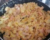 Foto del paso 1 de la receta: Revuelto de patatas y salmón