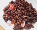 A picture of step 1 of Paneer chickpea salad.