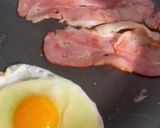 Hình bước làm 2 của món Bữa Sáng Ngon Với Sandwish, Bacon, Trứng, Cheese