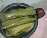 Foto langkah ke 8 dari resep Brengkes/Pepes Ikan Asin Peda Daun Singkong.