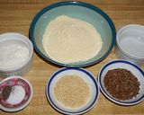 Foto del paso 1 de la receta: TORTILLAS CHIPS CON SEMILLAS DE LINAZA Y SÉSAMO. JON STYLE