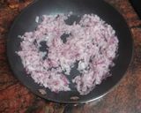 Foto del paso 2 de la receta: Tortilla de papas con cebolla, chorizo y perejil