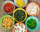 عکس مرحله 2 از دستور پیتزا مرغ و قارچ و پیتزای مرغ و اسفناج