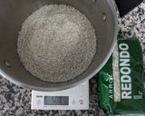 Foto del paso 1 de la receta Cómo preparar arroz japonés usando solo olla normal