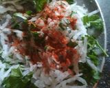 A picture of step 2 of Dhaniya mooli parathe.