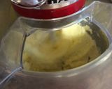 Φωτογραφία βήματος 5 της συνταγής Bundt κέικ με μύρτιλλα-σμέουρα και γλάσο λευκής σοκολάτας