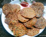 व्हेजिटेबल हेल्दी उत्तपम (vegetable uttapam recipe in marathi) रेसिपी स्टेप 4 फोटो 