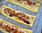 Foto del paso 1 de la receta: Hojadritos de bratwurst con pepinillos y cebolla frita